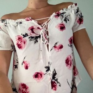 Kendall&Kylie Off-Shoulder Floral Blouse